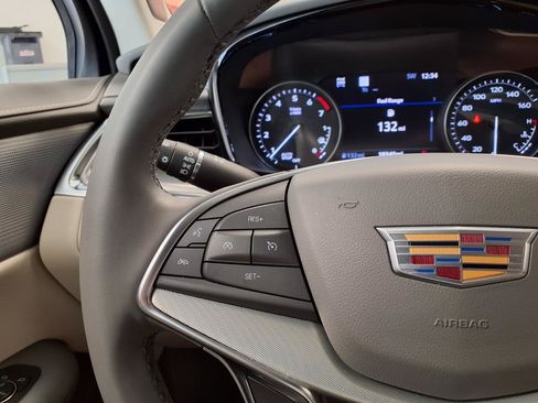 Certified 2025 Cadillac XT5 Premium Luxury w/ Technology Package AWD/4WD image 31