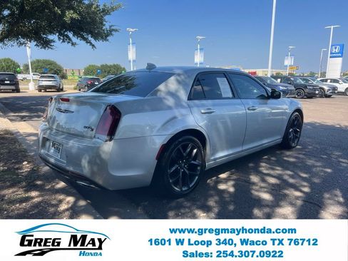 Used 2022 Chrysler 300 S RWD image 8
