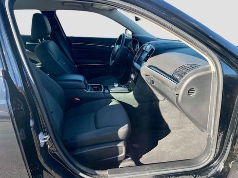 Used 2023 Chrysler 300 Touring w/ Sport Appearance Package RWD image 27