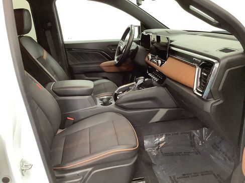 Used 2023 GMC Canyon AT4 image 23