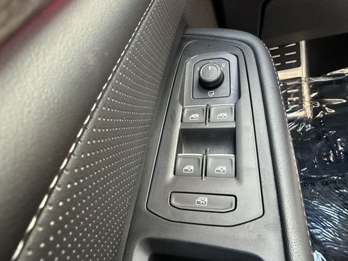 Used 2024 Volkswagen Atlas SEL Premium R-Line AWD/4WD image 31