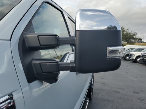 Used 2025 Ford F150 Lariat w/ Equipment Group 501A Mid image 4