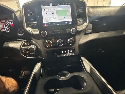Used 2022 RAM 1500 Big Horn AWD/4WD image 16