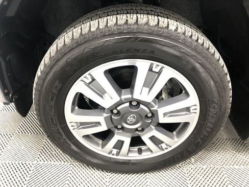 Used 2021 Toyota Tundra Platinum image 29