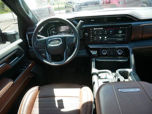 Used 2025 GMC Sierra 2500 Denali Ultimate AWD/4WD image 13