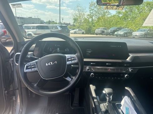 Used 2025 Kia Telluride LX FWD image 10
