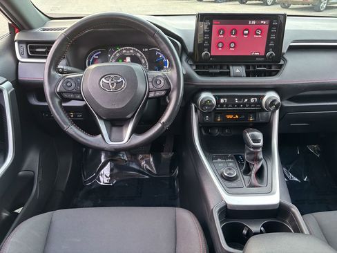 Certified 2021 Toyota RAV4 SE image 19