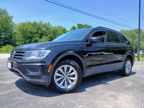 Used 2020 Volkswagen Tiguan S image 1