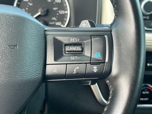 Used 2025 Nissan Rogue SV AWD/4WD image 18