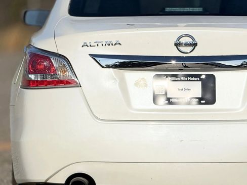 Used 2014 Nissan Altima 2.5 S w/ Display Audio Package image 13