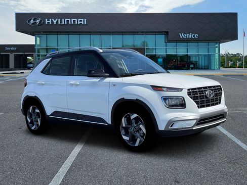 New 2026 Hyundai Venue SEL FWD image 10