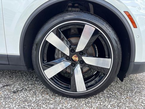 Used 2024 Porsche Macan 4 Electric AWD/4WD image 38