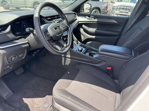 Used 2025 Jeep Grand Cherokee L Laredo RWD image 25