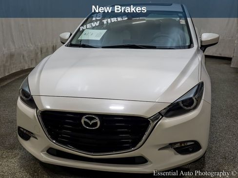 Used 2018 MAZDA MAZDA3 Grand Touring image 5