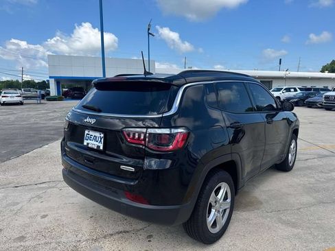 Used 2023 Jeep Compass Latitude AWD/4WD image 11