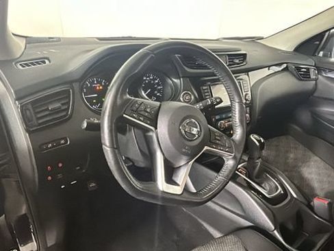 Used 2019 Nissan Rogue Sport SV w/ All-Weather Package AWD/4WD image 13