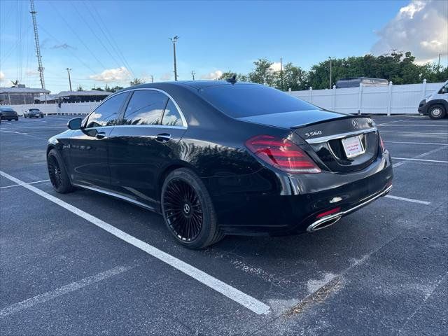 Used 2018 Mercedes-Benz S 560 Sedan w/ AMG Line Exterior image 4