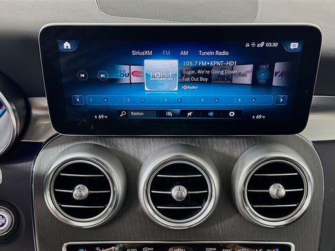 Used 2022 Mercedes-Benz GLC 300 4MATIC w/ Driver Assistance Package image 21