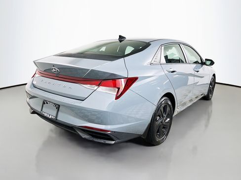 Used 2022 Hyundai Elantra SEL image 4