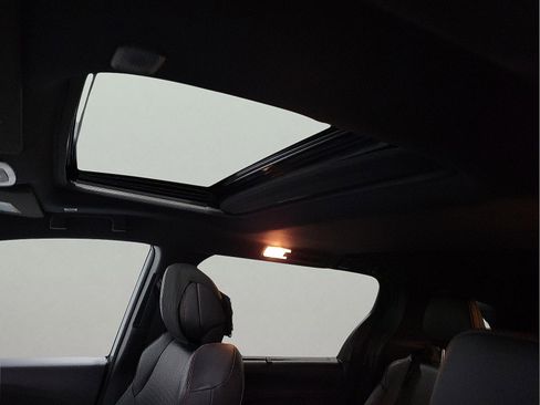 Certified 2025 Toyota Sienna XSE image 10