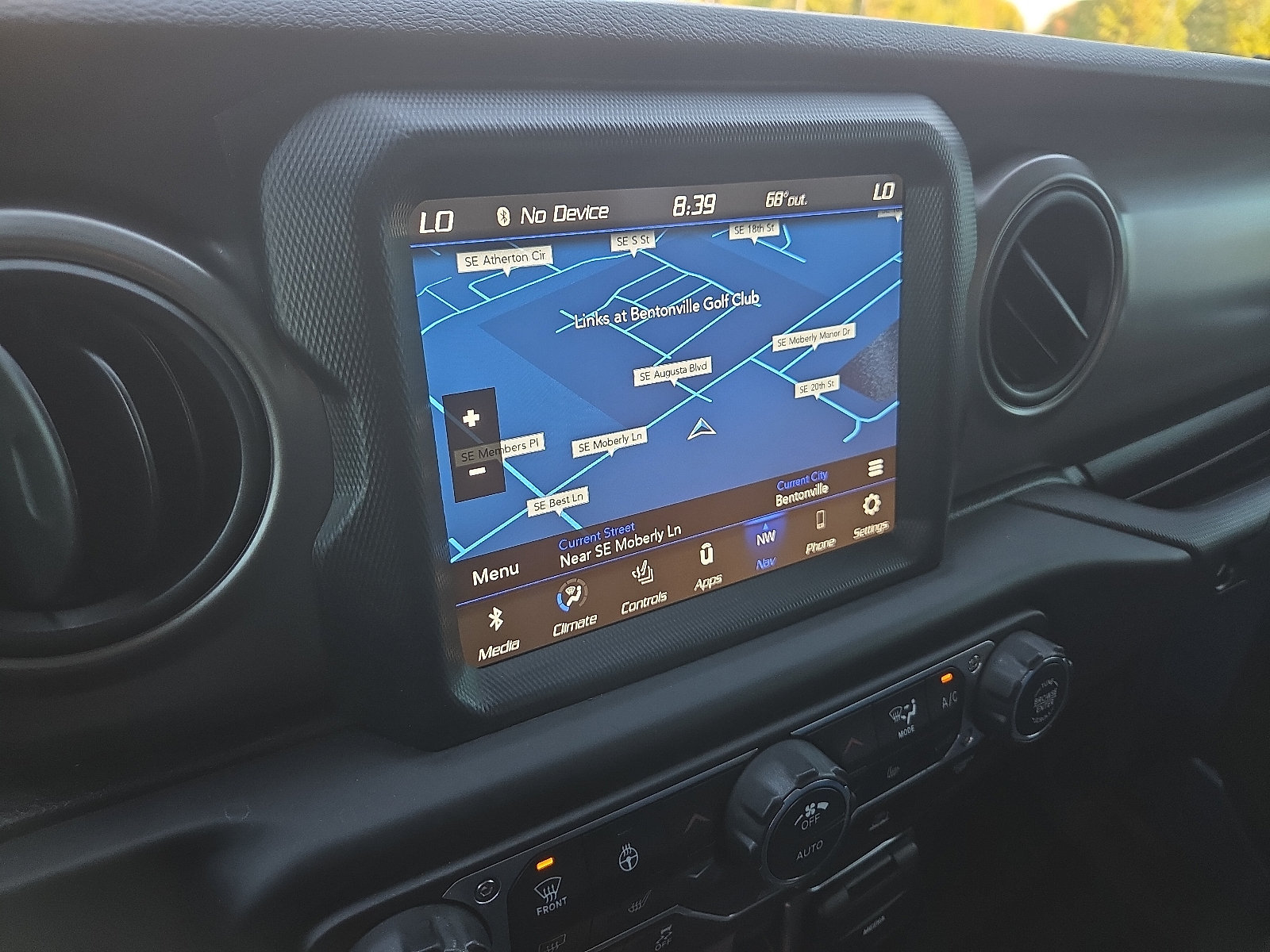 Used 2022 Jeep Gladiator Sport AWD/4WD image 16