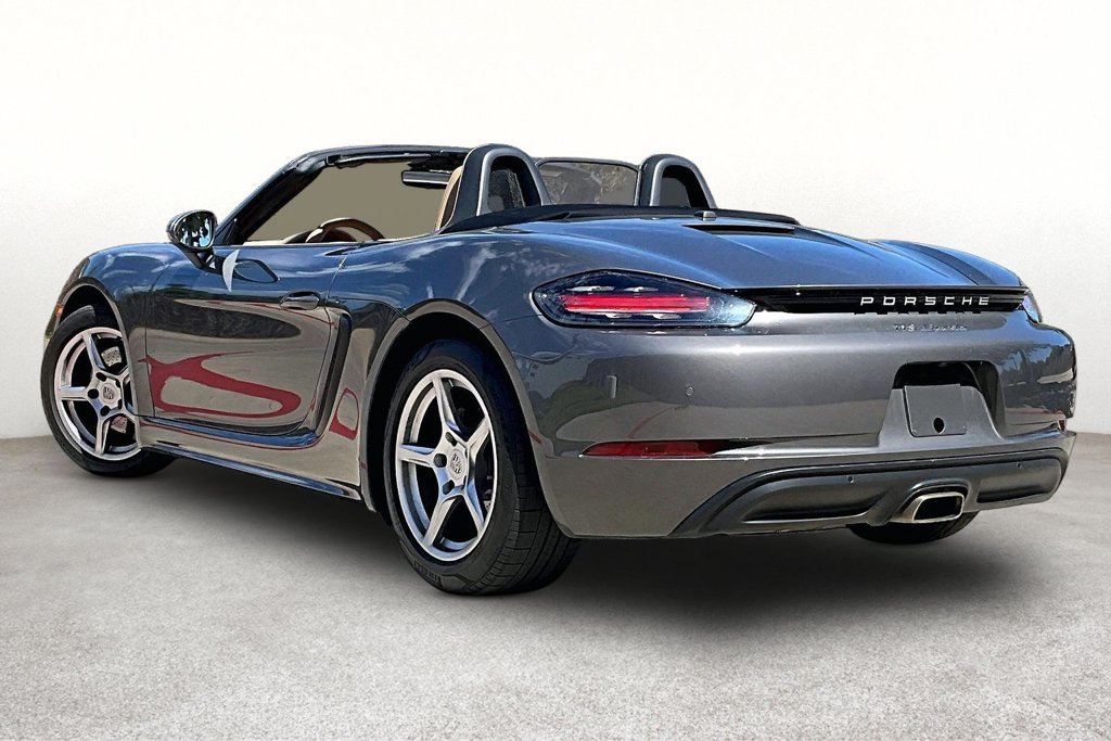 Used 2017 Porsche 718 Boxster RWD image 16