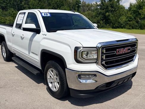 Used 2018 GMC Sierra 1500 SLE w/ SLE Value Package AWD/4WD image 2