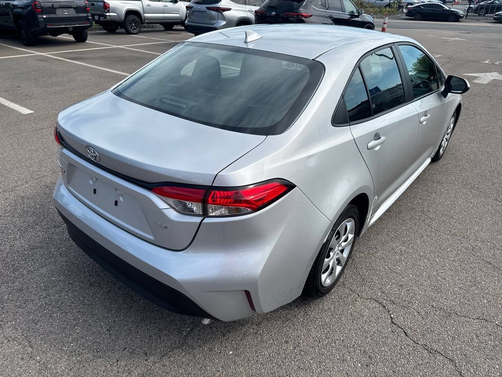 Used 2024 Toyota Corolla LE FWD image 7