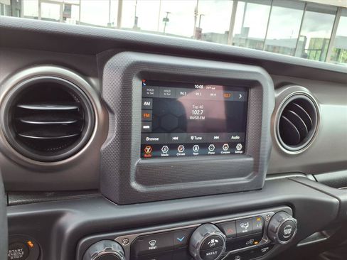 Used 2022 Jeep Wrangler Sport AWD/4WD image 19