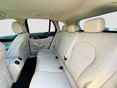 Used 2022 Mercedes-Benz GLC 300 image 24