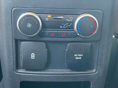 Used 2021 Ford Explorer Limited w/ Equipment Group 301A RWD image 16