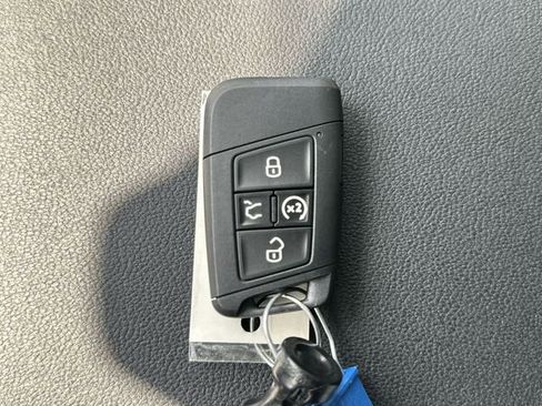 New 2026 Volkswagen Taos SE image 35