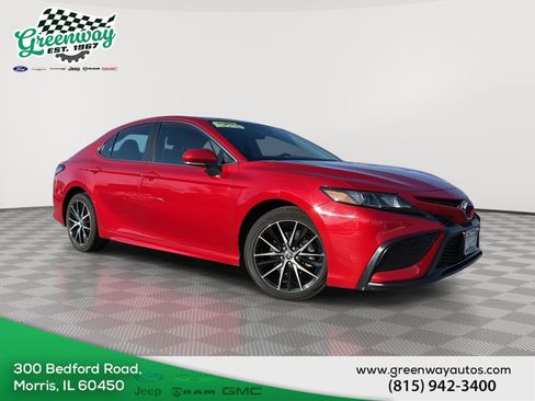 Used 2023 Toyota Camry SE image 1
