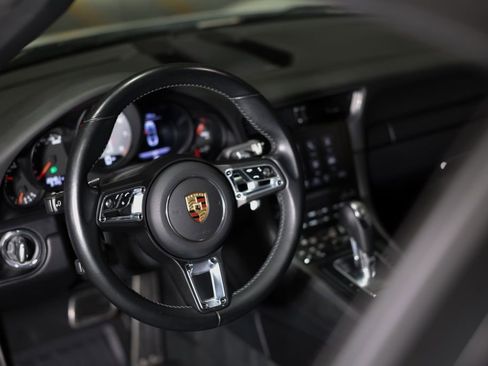 Used 2018 Porsche 911 Targa 4S image 26