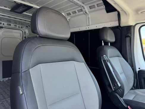 Used 2025 RAM ProMaster 2500 w/ Convenience Group FWD image 15
