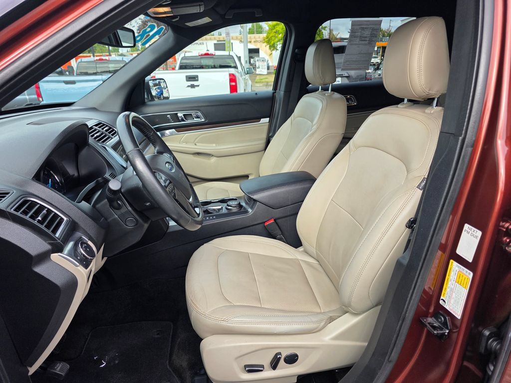 Used 2018 Ford Explorer Limited AWD/4WD image 4