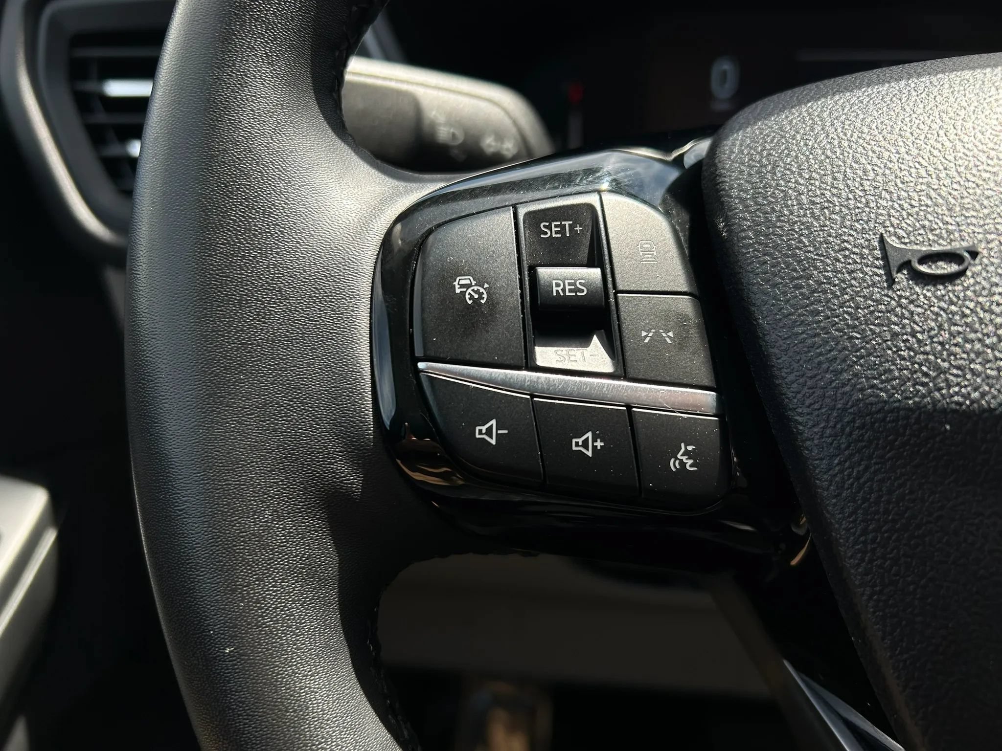 Used 2023 Ford Escape Active w/ Tech Pack #1 AWD/4WD image 18