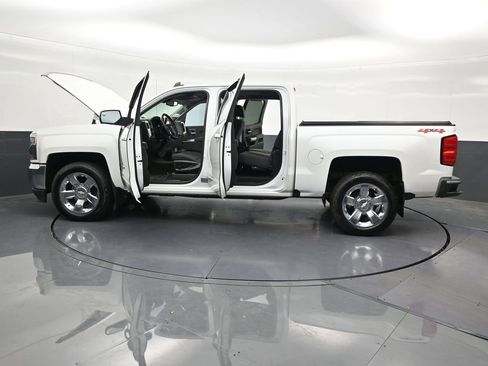 Used 2018 Chevrolet Silverado 1500 LT w/ LT Eassist Package AWD/4WD image 35