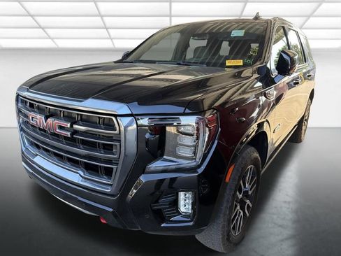 Used 2023 GMC Yukon AT4 w/ AT4 Premium Package AWD/4WD image 5