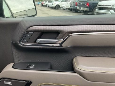 Used 2024 Chevrolet Silverado 1500 ZR2 w/ Technology Package image 25