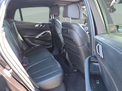 Used 2020 BMW X6 sDrive40i w/ M Sport Package image 19