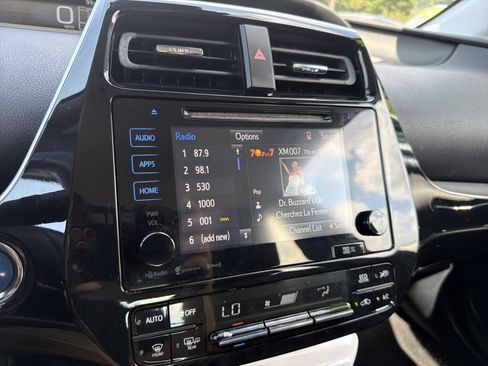 Used 2017 Toyota Prius Four FWD image 5