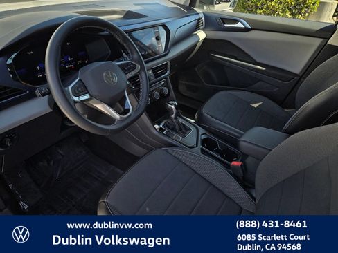 Certified 2023 Volkswagen Taos SE FWD image 9