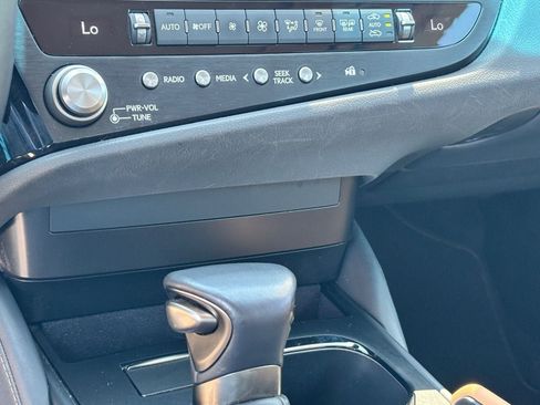 Used 2025 Lexus ES 350 FWD image 25