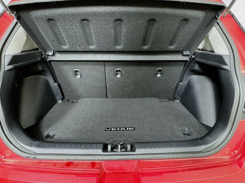 Used 2023 Hyundai Venue Limited image 27