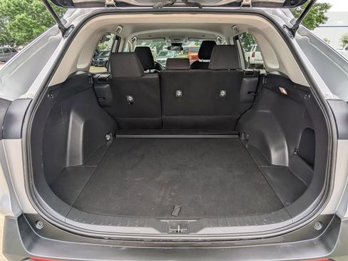 Used 2024 Toyota RAV4 LE AWD/4WD image 18