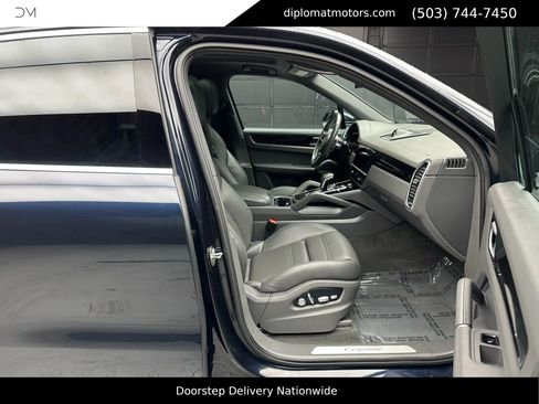 Used 2021 Porsche Cayenne image 19