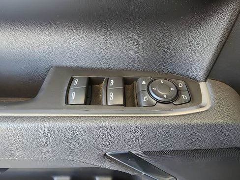 Used 2025 GMC Sierra 1500 SLT image 25