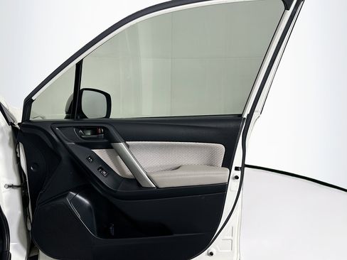 Used 2017 Subaru Forester 2.5i Premium image 30