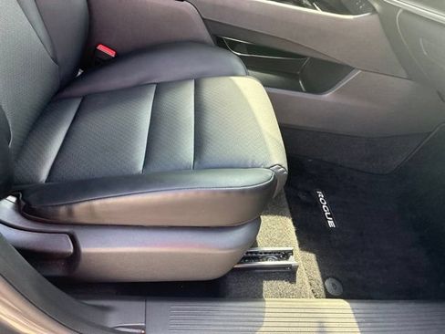 Used 2023 Nissan Rogue SV w/ SV Premium B Package FWD image 11